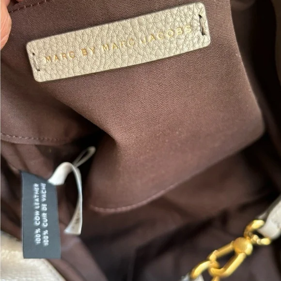 Authentic MARC BY MARC JACOBS cow leather convertible shoulder/satchel/Crosb - Picture 9 of 16